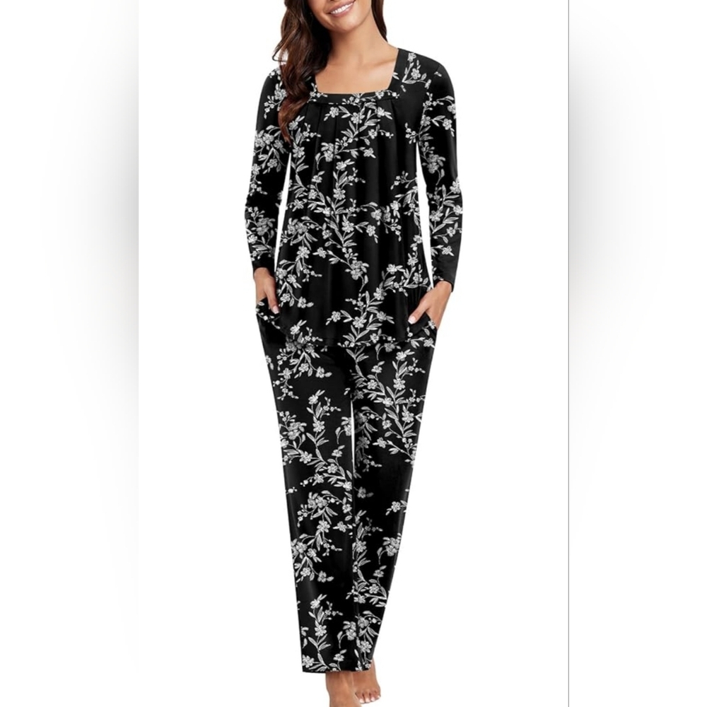 Floral Black Women's Sleepwear Set, Brand New